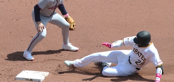 Cincinnati Reds Look to Sweep Pittsburgh Pirates in Series Finale