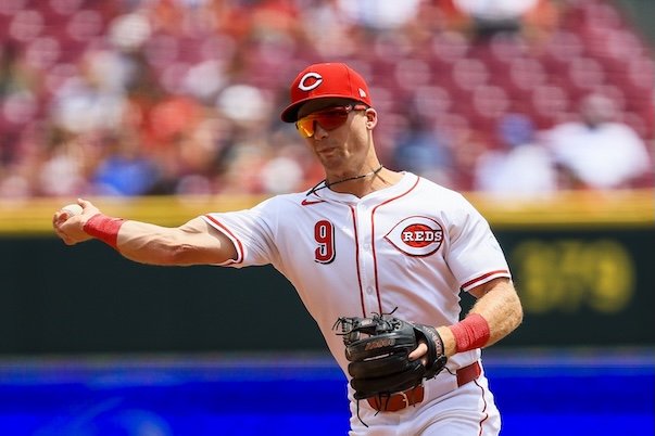 Arizona Diamondbacks Favored to Win Against Cincinnati Reds in Sunday Matchup at Great American Ball Park