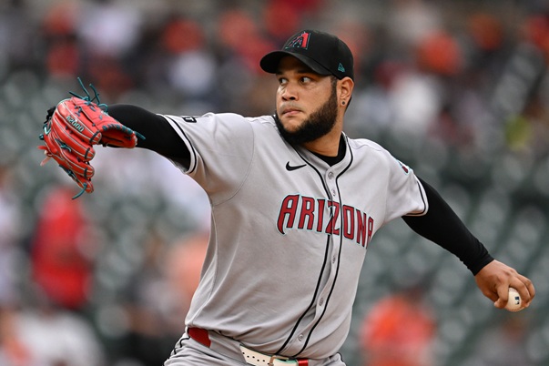 Struggling Rockies to Face Diamondbacks in Middle Game of Series; Diamondbacks Predicted to Prevail in Valley of the Sun