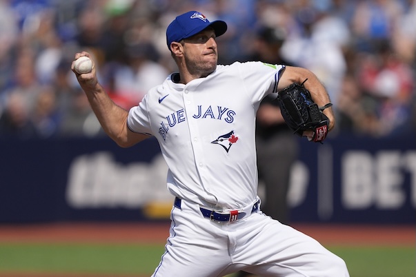 Expert Analysis: Toronto Blue Jays Favored to Win MLB Matchup Against Minnesota Twins at Rogers Centre